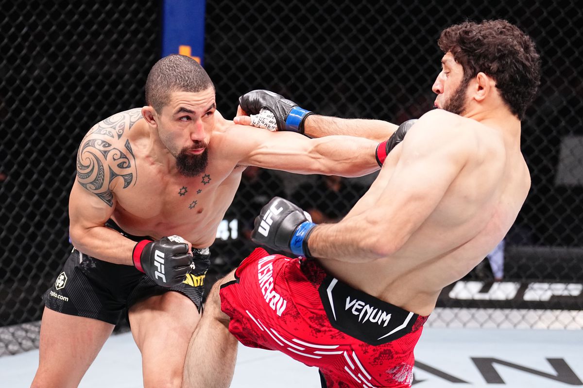 Robert Whittaker Muốn Dự Bị ở UFC 305, Phục Hận Dricus Du Plessis